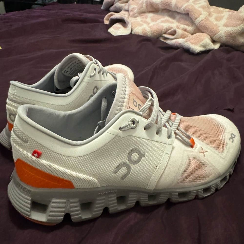 Almost brand new cloud x women’s shoes